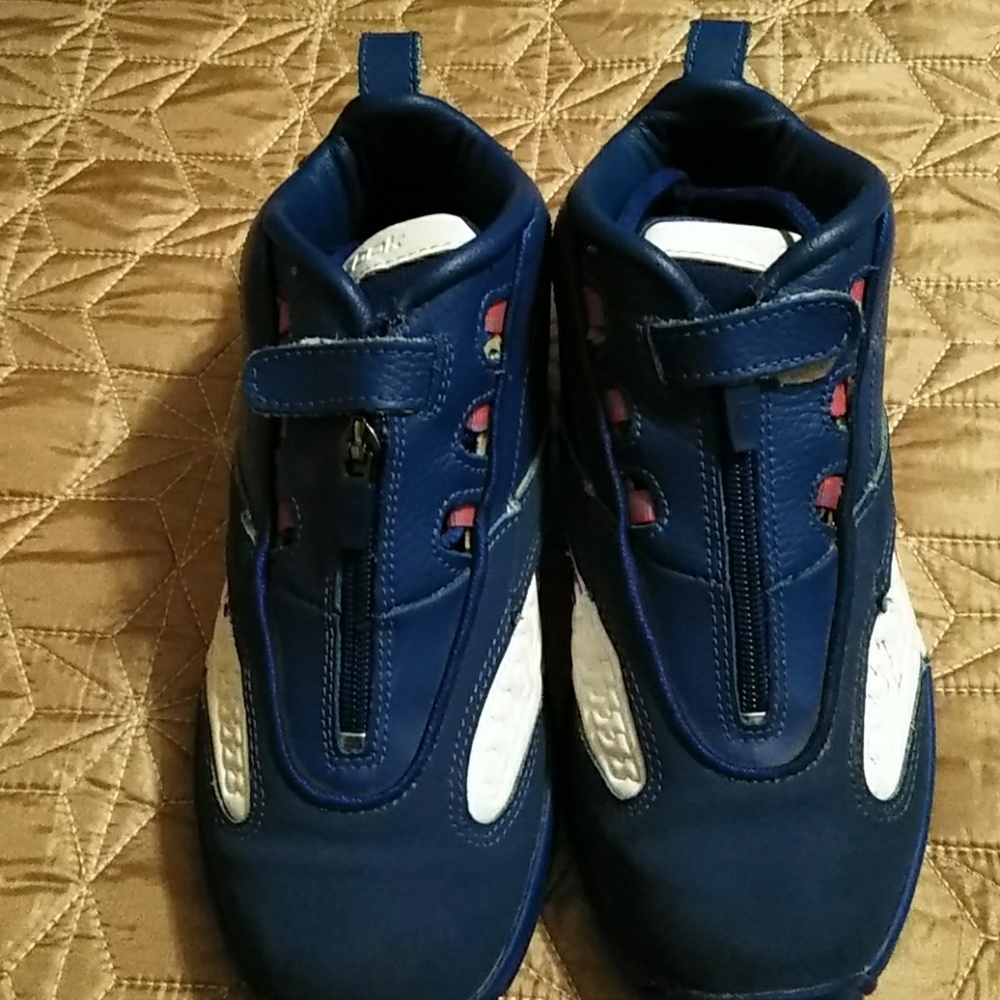 Boys sneakers